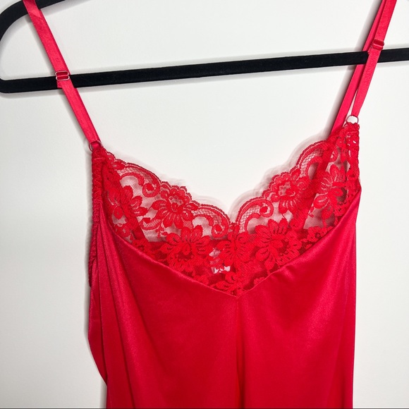 1950s VOUGE SLIP DRESS - Picture 2 of 4